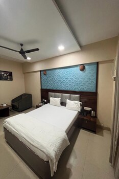 hotel royal park residency