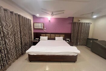 hotel royal park residency