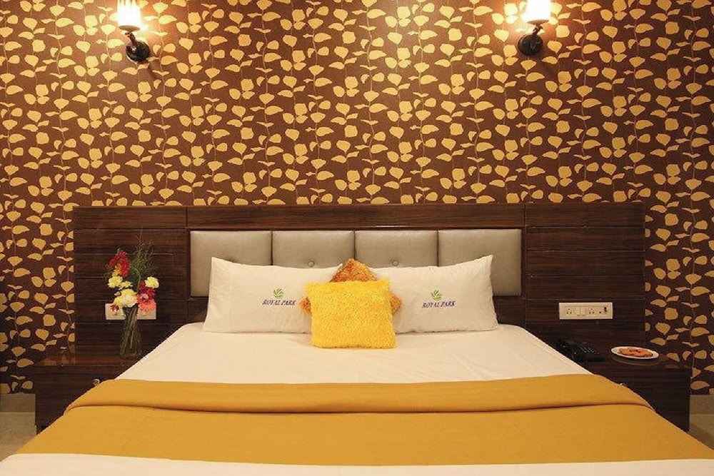 hotel royal park residency