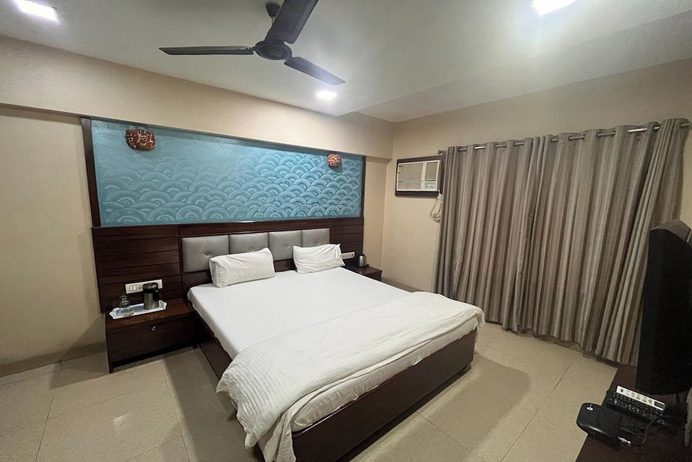 hotel royal park residency