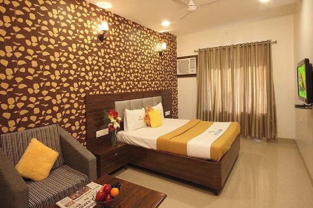 hotel royal park residency