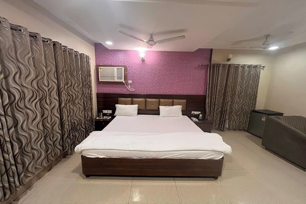 hotel royal park residency