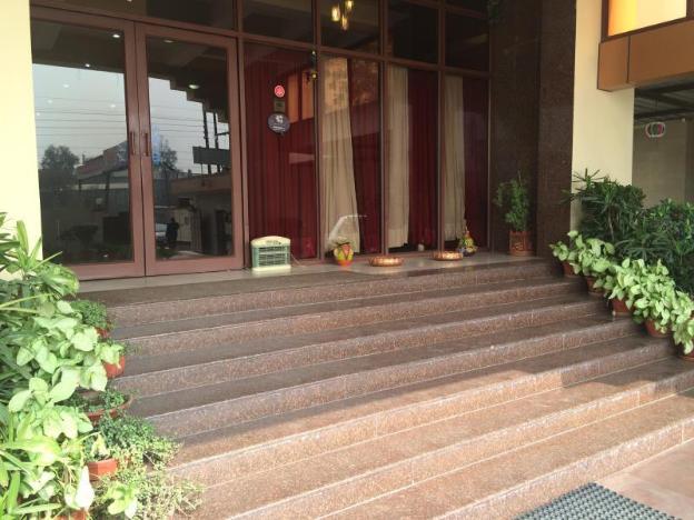 hotel maiden residency