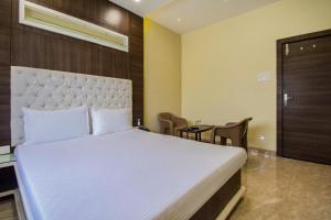 Aasra Lodge,,2 star