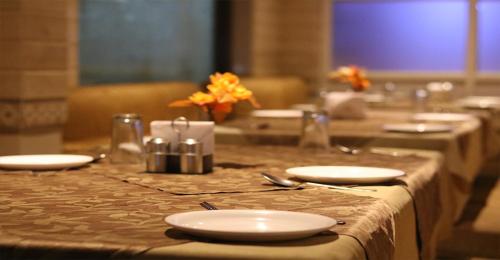 Hotel Rakshit International,Nehru Nagar,2 star