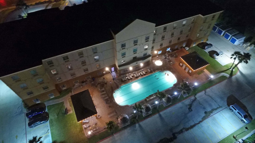 holiday inn express and suites south padre island