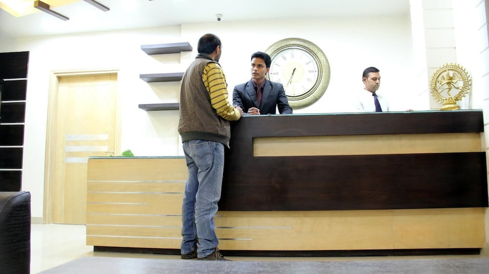 clarks inn mathura