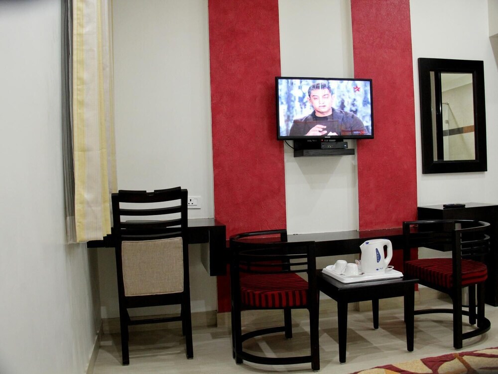 clarks inn mathura