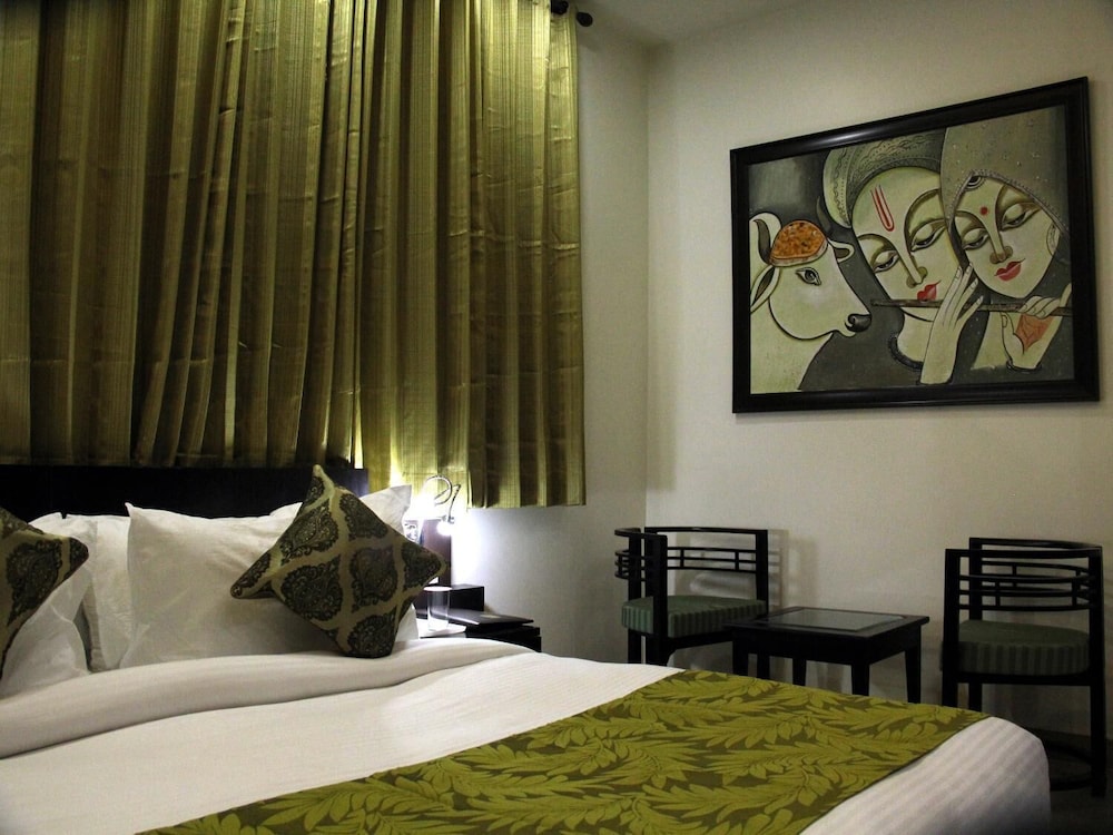 clarks inn mathura