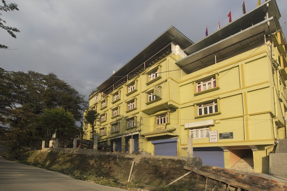 oyo 10586 hotel tulip residency
