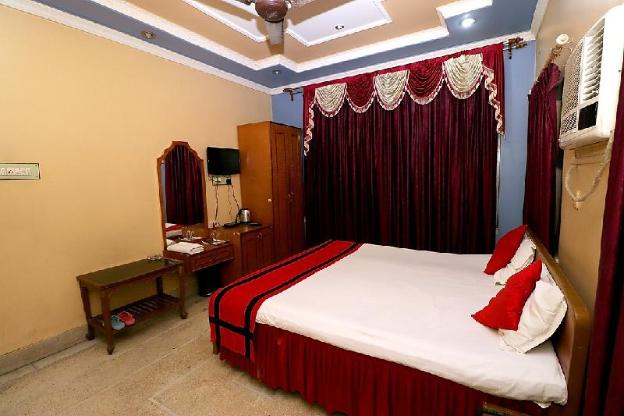 new hotel white palace