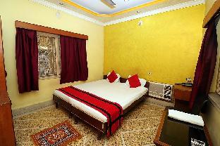 new hotel white palace