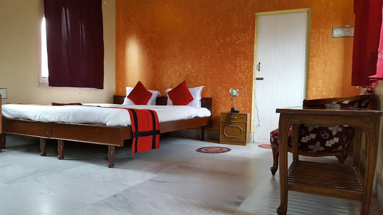 new hotel white palace