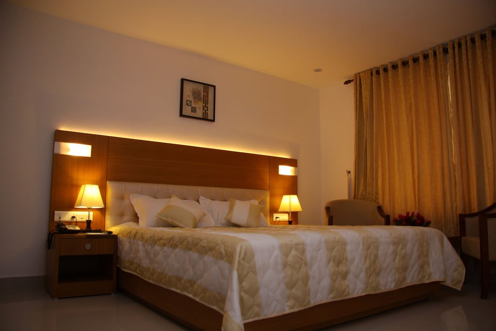 Hotel Dewland,Elamkulam,5 star