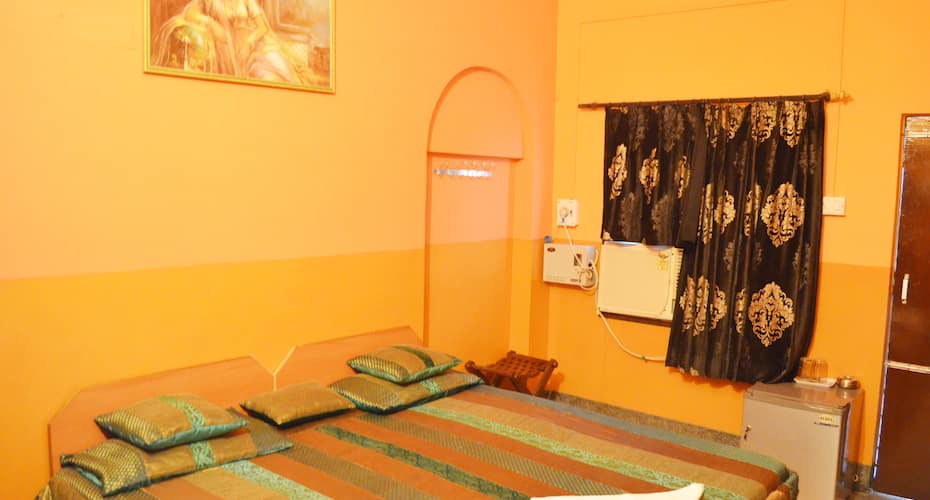 Shivakashi Guest House,Sarnath>>Varanasi,1 star