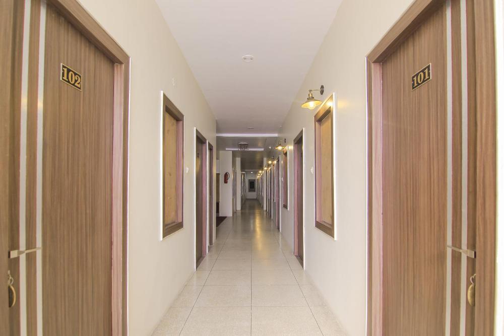 hotel r b international