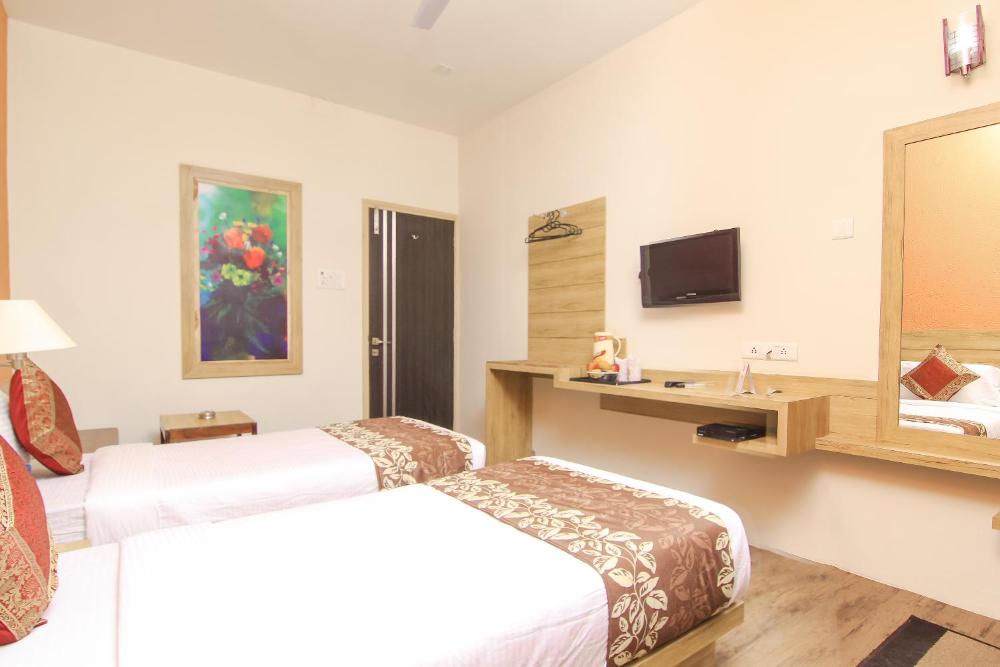 hotel r b international