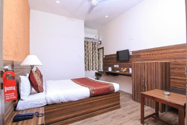 hotel r b international