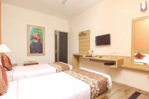 hotel r b international