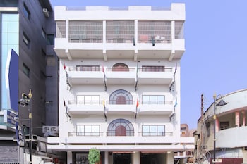 hotel r b international