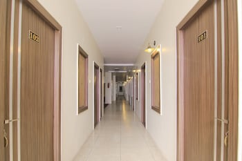 hotel r b international