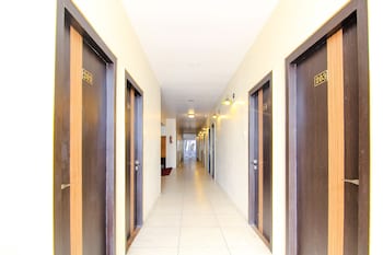 hotel r b international