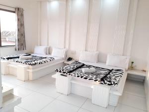 Hotel Sunrise,Old Mahabaleshwar>>Mahabaleshwar,2 star