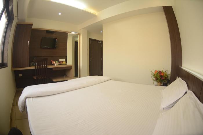 hotel kirti