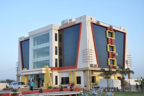 Keshwaras Residency,Near Swaminarayan Temple,3 star
