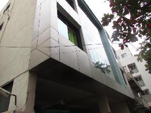 Hotel Om Park,Akola>>Ahmednagar,2 star