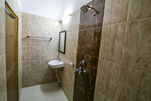 Akashdeep Ranchi,India>>Ranchi,3 star