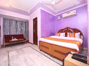 Oyo 10384 Hotel Rajesh Palace,Near Cii Convention Centre,3 star