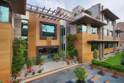 Hotel Sona South City,Gurgaon Huda City Center,3 star