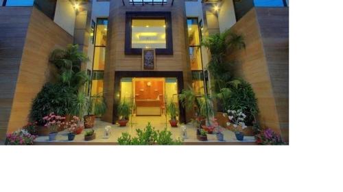 Hotel Sona South City,Gurgaon Huda City Center,3 star