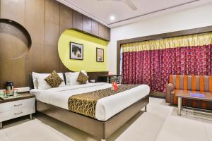 Marshall The Grand,Gujarat>>Ahmedabad,3 star