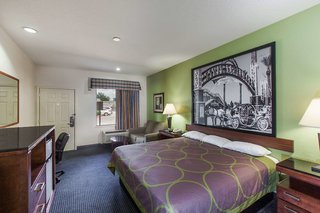Super 8 By Wyndham Houston Hobby Airport South,Houston County>>Downtown Houston,2 star