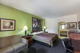 Super 8 By Wyndham Houston Hobby Airport South,Houston County>>Downtown Houston,2 star