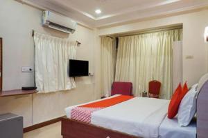 Oyo 23711 Hotel Tushar,Sadashiv Peth,3 star