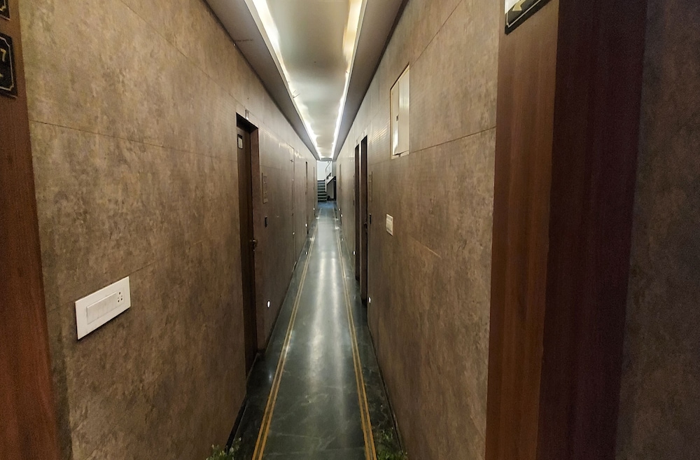 hotel meenakshi palace