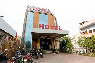 hotel meenakshi palace