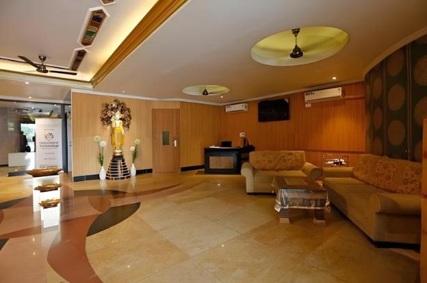 hotel meenakshi palace