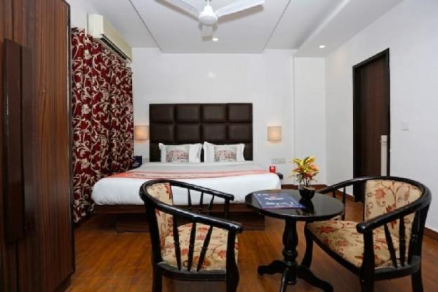 hotel meenakshi palace