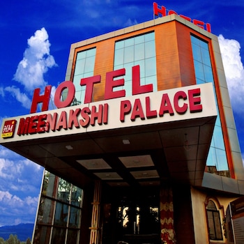 hotel meenakshi palace