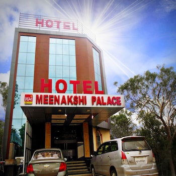 hotel meenakshi palace