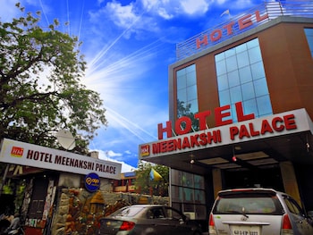 hotel meenakshi palace