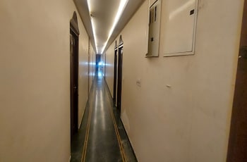 hotel meenakshi palace