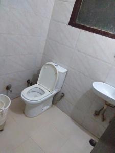 Star Paradise,New Delhi>>Central Delhi,2 star