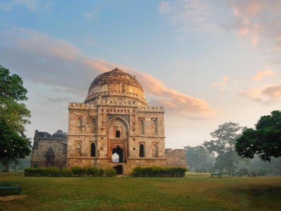 Hotel The Lazeez,Lajpat Nagar>>Delhi,2 star