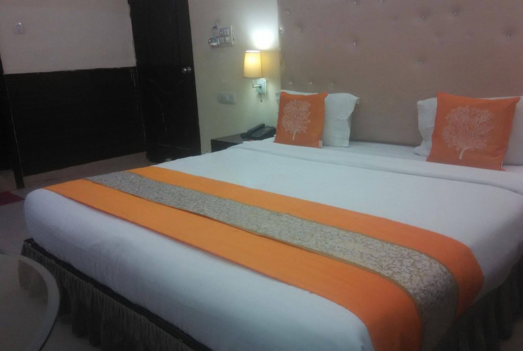 Hotel The Lazeez,Lajpat Nagar>>Delhi,2 star