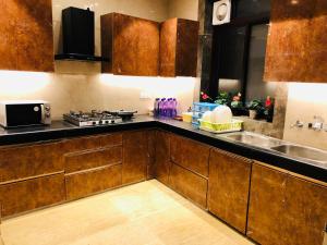 Divine Inn Hotel Rajouri Gardan,New Delhi>>Delhi,2 star
